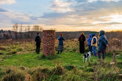 22-november-18-new-york-chatham-PS21-alison-mcnulty-hudson-valley-ghost-column-7-walk-DSC1183DO-alison-mcnulty-addressing-walk-participants-1